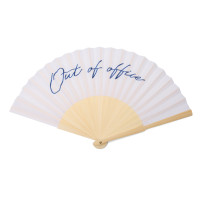 weiß, navy blau (± PMS White/ ± PMS 19-4027 TCX)